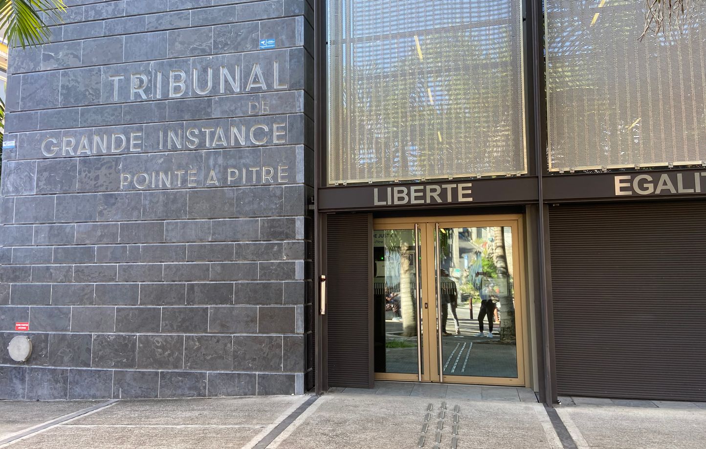 Façade du tribunal correctionnel
